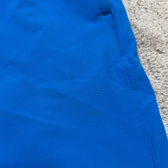 Nike Men's Vibrant Blue Flat Front Shorts - Picture 7 of 8